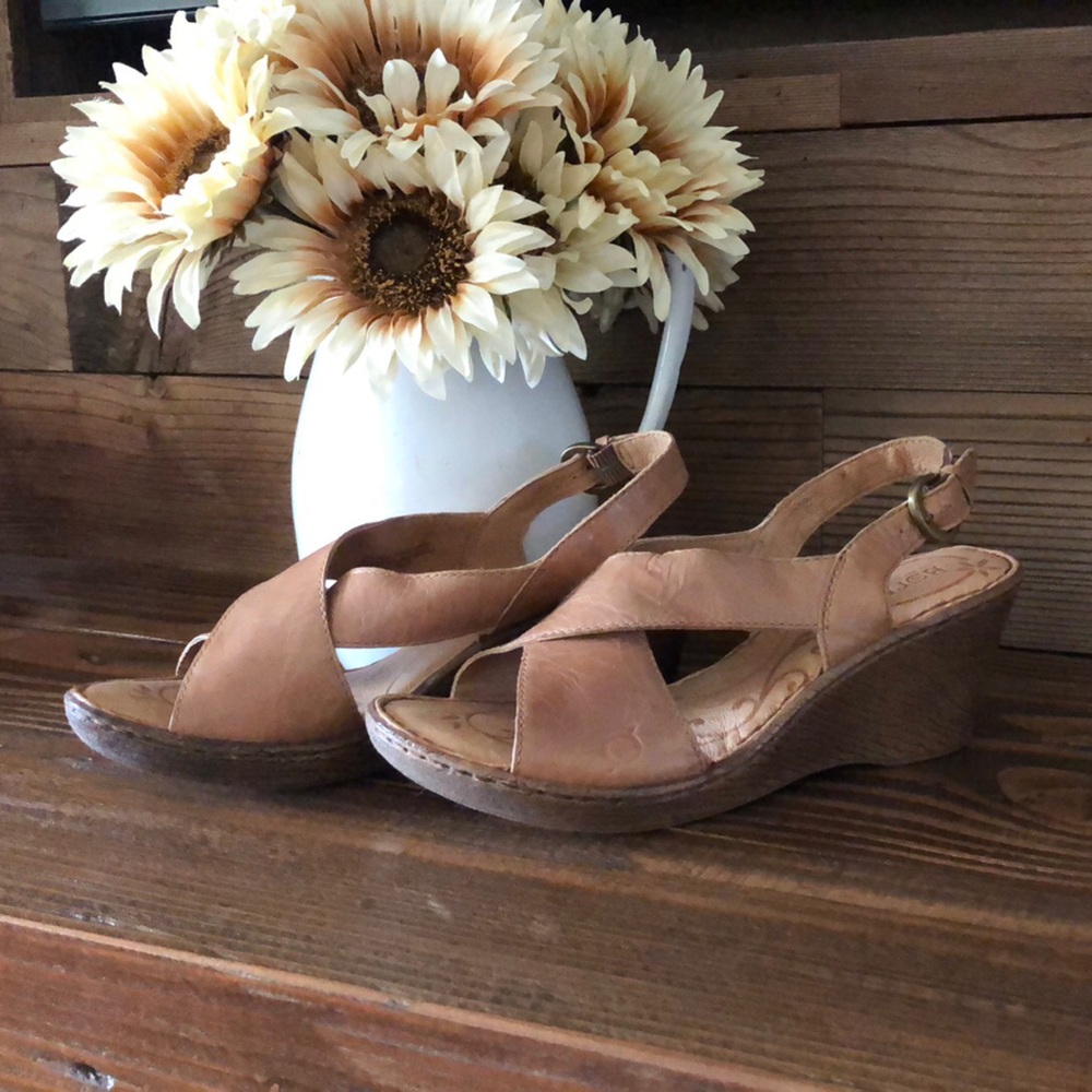 Born wedge sandals size 9M/W, tan, brand new